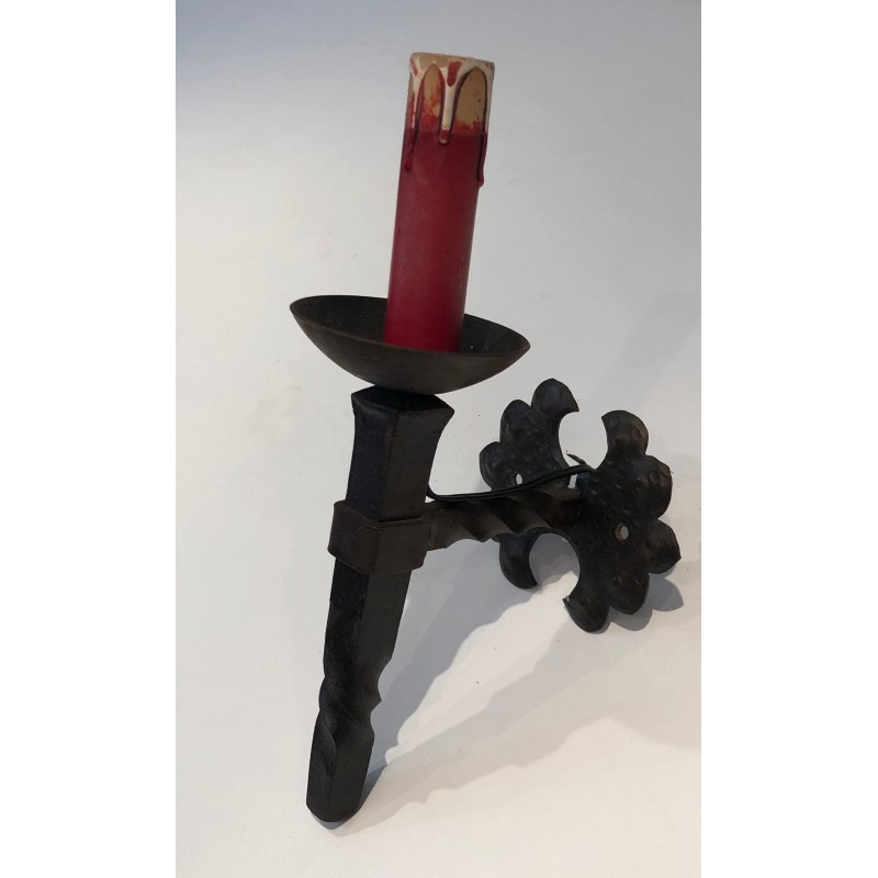 Suite de Six Appliques en Fer Forgé en Forme de Torche à F | Maison Barrois