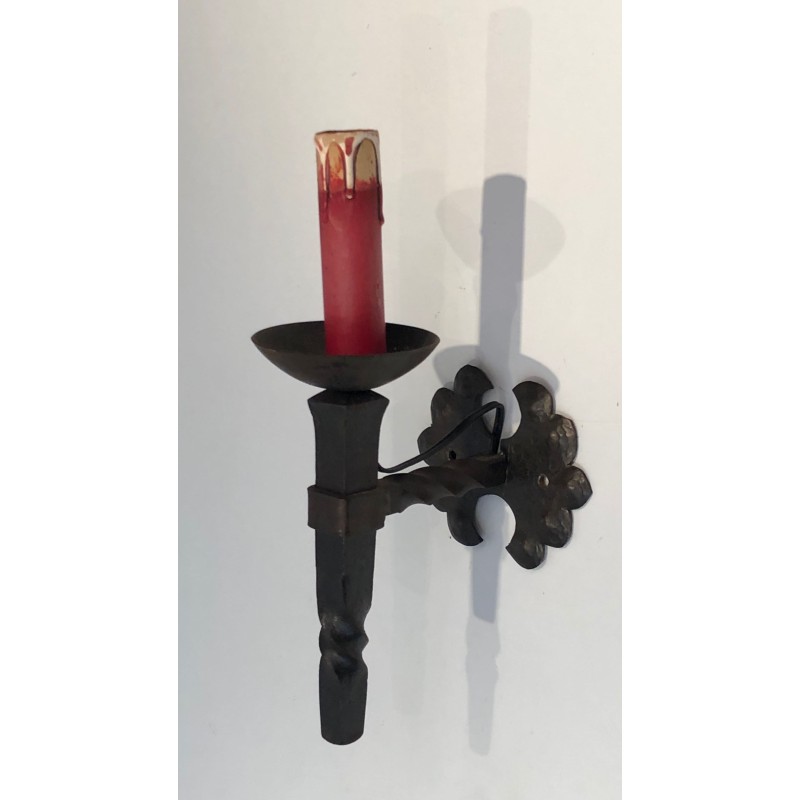 Suite de Six Appliques en Fer Forgé en Forme de Torche à F | Maison Barrois