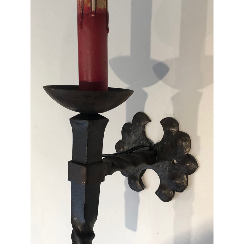 Suite de Six Appliques en Fer Forgé en Forme de Torche à F | Maison Barrois