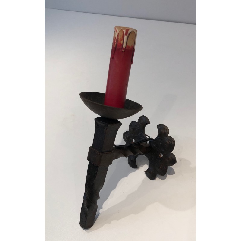 Suite de Six Appliques en Fer Forgé en Forme de Torche à F | Maison Barrois