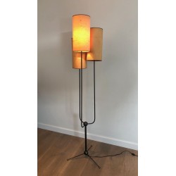 Lampadaire Tripode en Fer Forgé à Trois Lumières Étagées, | Maison Barrois