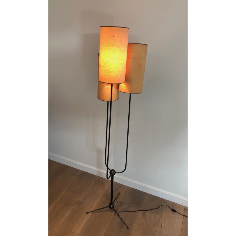 Lampadaire Tripode en Fer Forgé à Trois Lumières Étagées, | Maison Barrois