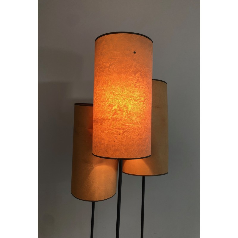 Lampadaire Tripode en Fer Forgé à Trois Lumières Étagées, | Maison Barrois