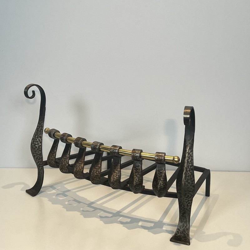Hammered Wrought Iron Fire Grate with Volutes and Brass Cr | Maison Barrois