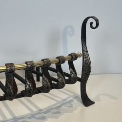 Grille de Foyer en Fer Forgé Martelé à Volutes et Traverse | Maison Barrois