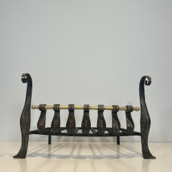 Grille de Foyer en Fer Forgé Martelé à Volutes et Traverse | Maison Barrois