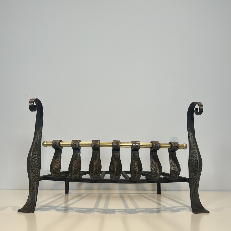 Grille de Foyer en Fer Forgé Martelé à Volutes et Traverse | Maison Barrois