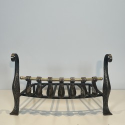 Grille de Foyer en Fer Forgé Martelé à Volutes et Traverse | Maison Barrois