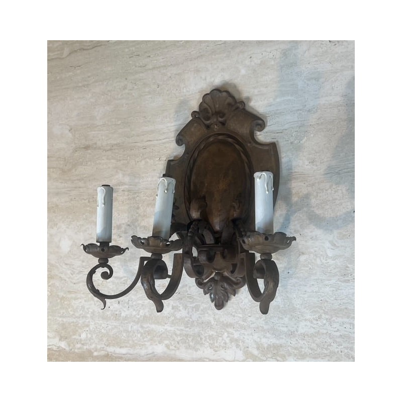 Paire d'Appliques en Fer Forgé à Trois Bras et Platine en | Maison Barrois