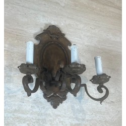 Paire d'Appliques en Fer Forgé à Trois Bras et Platine en | Maison Barrois