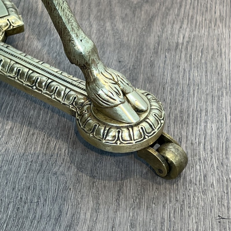 Guéridon Athénienne en Bronze Doré à Têtes de Béliers, Pie | Maison Barrois