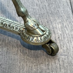Guéridon Athénienne en Bronze Doré à Têtes de Béliers, Pie | Maison Barrois