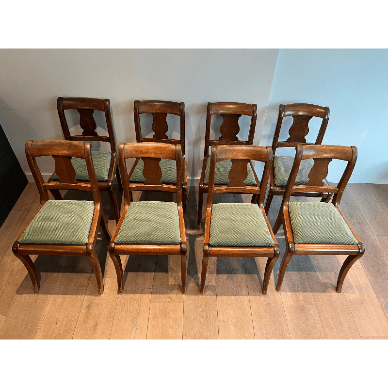 Suite de Huit Chaises en Noyer à Dossier Bandeau et Pieds | Maison Barrois