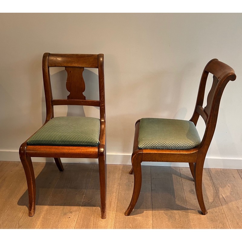 Suite de Huit Chaises en Noyer à Dossier Bandeau et Pieds | Maison Barrois