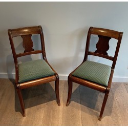 Suite de Huit Chaises en Noyer à Dossier Bandeau et Pieds | Maison Barrois