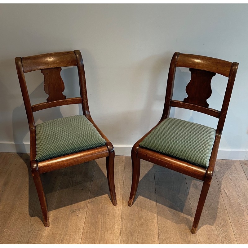 Suite de Huit Chaises en Noyer à Dossier Bandeau et Pieds | Maison Barrois