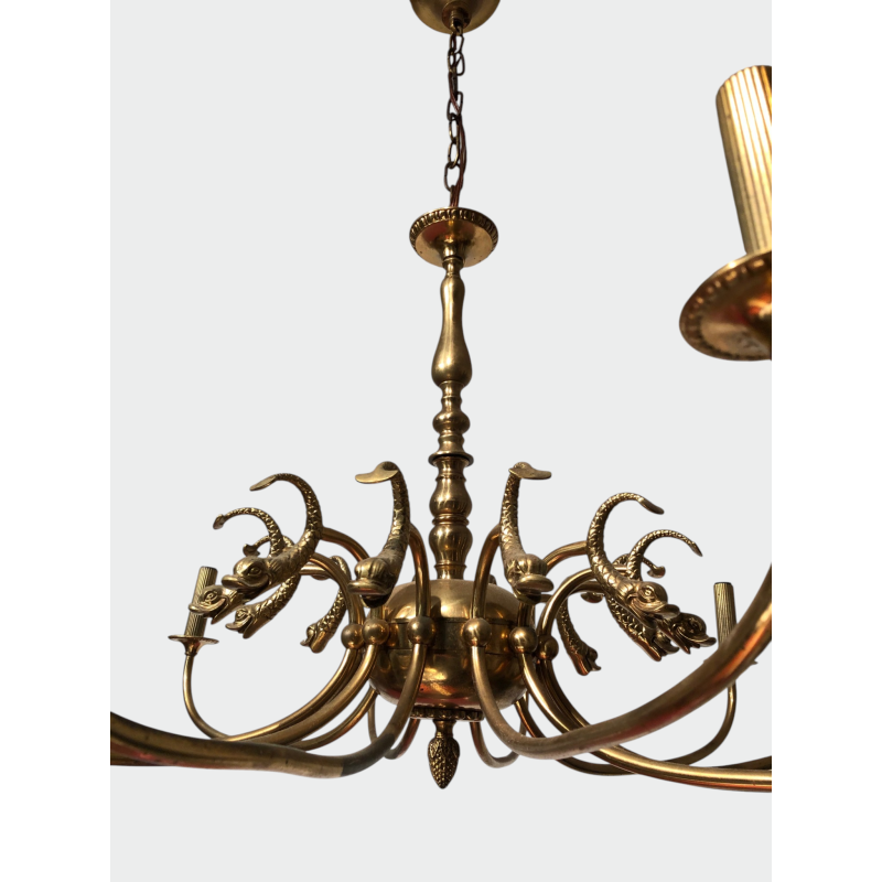 Lustre en Laiton Doré à Douze Bras et Décor de Têtes de Da | Maison Barrois