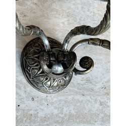 Paire d'Appliques Néoclassiques en Bronze Patiné à Trois B | Maison Barrois