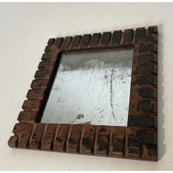 Miroir Carré à Encadrement en Bois Sculpté à Décor de Dent | Maison Barrois