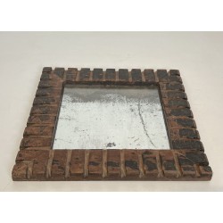 Miroir Carré à Encadrement en Bois Sculpté à Décor de Dent | Maison Barrois