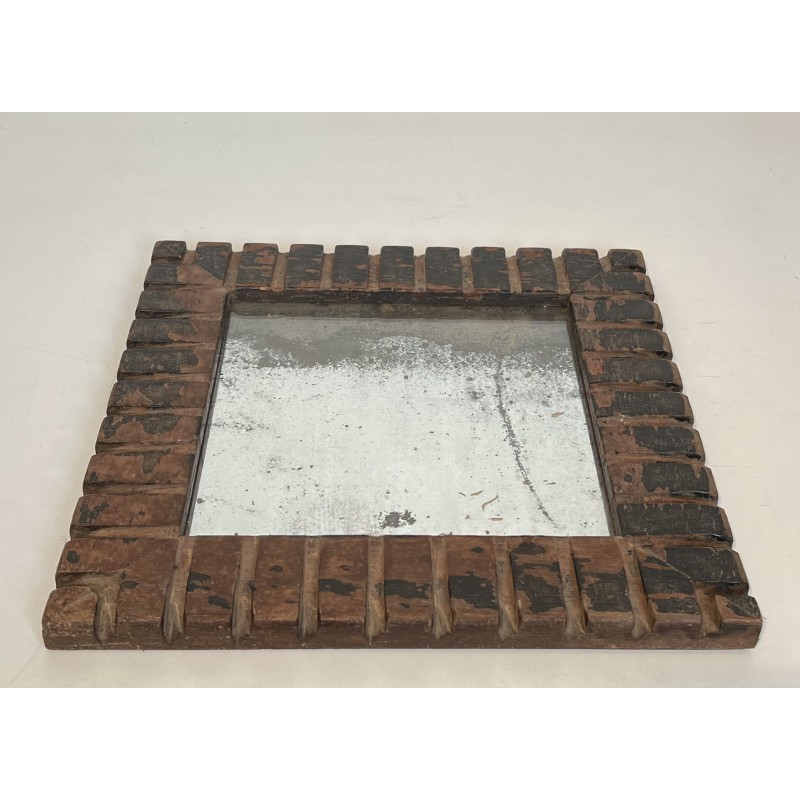 Miroir Carré à Encadrement en Bois Sculpté à Décor de Dent | Maison Barrois
