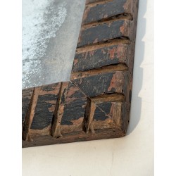 Miroir Carré à Encadrement en Bois Sculpté à Décor de Dent | Maison Barrois