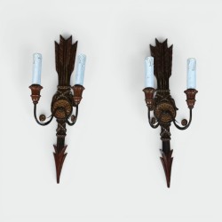 Paire d'Appliques à Deux Bras de Lumière en Bois Sculpté P | Maison Barrois