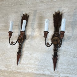 Paire d'Appliques à Deux Bras de Lumière en Bois Sculpté P | Maison Barrois