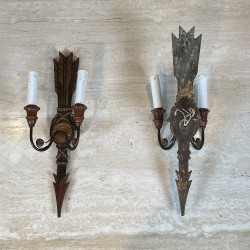 Paire d'Appliques à Deux Bras de Lumière en Bois Sculpté P | Maison Barrois