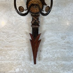 Paire d'Appliques à Deux Bras de Lumière en Bois Sculpté P | Maison Barrois