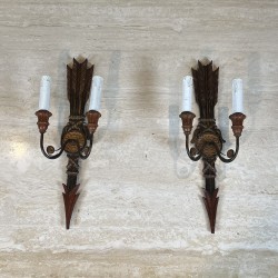 Paire d'Appliques à Deux Bras de Lumière en Bois Sculpté P | Maison Barrois