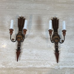 Paire d'Appliques à Deux Bras de Lumière en Bois Sculpté P | Maison Barrois