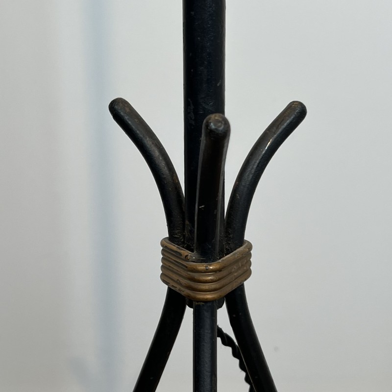 Lampadaire Tripode en Métal Laqué Noir et Laiton, Travail | Maison Barrois