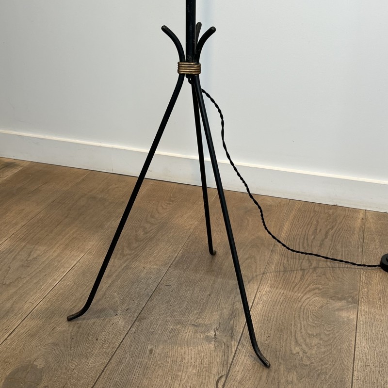 Lampadaire Tripode en Métal Laqué Noir et Laiton, Travail | Maison Barrois