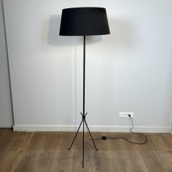 Lampadaire Tripode en Métal Laqué Noir et Laiton, Travail | Maison Barrois