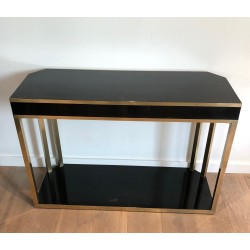 Console à Pans Coupés en Laque Noire et Laiton Ouvrant par | Maison Barrois