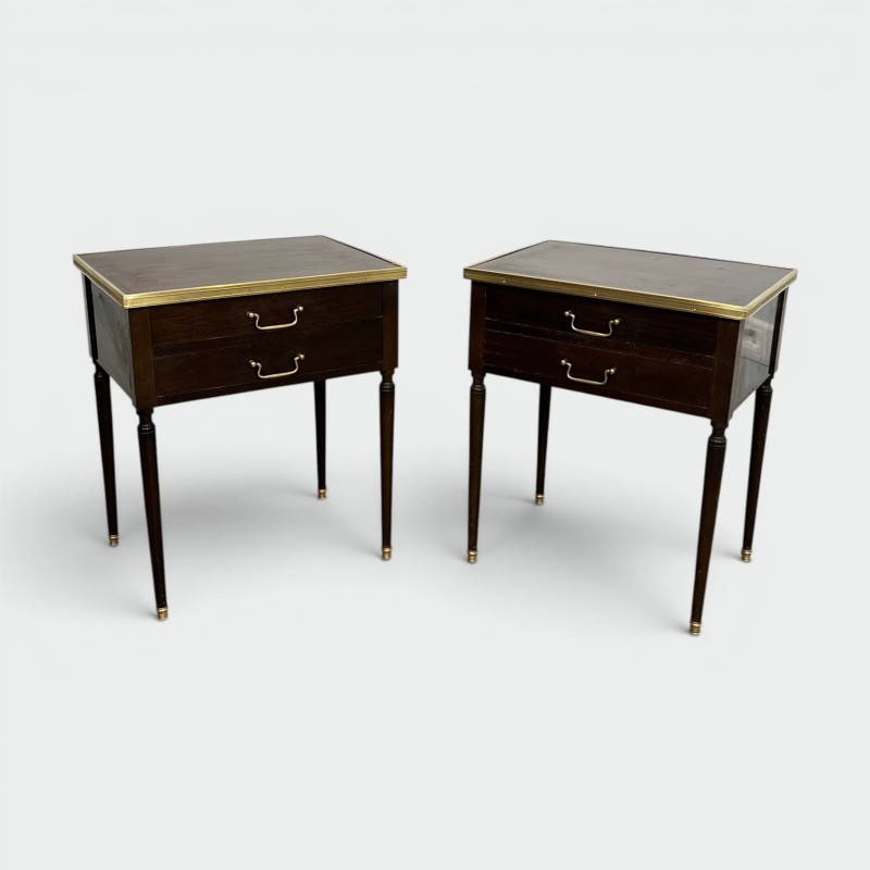 Paire de Chevets de Style Louis XVI en Acajou à Deux Tiroi | Maison Barrois