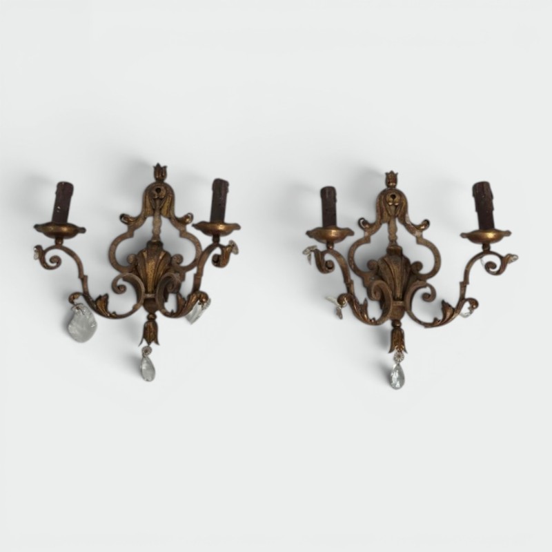 Paire d'Appliques en Fer Forgé Patiné à Feuilles d'Acanthes Dorées et Cristaux