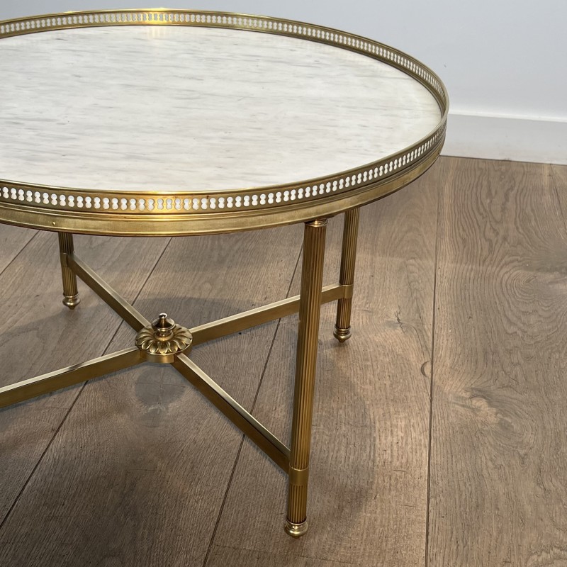 Table Basse Ronde Néoclassique en Laiton à Galerie Ajourée | Maison Barrois