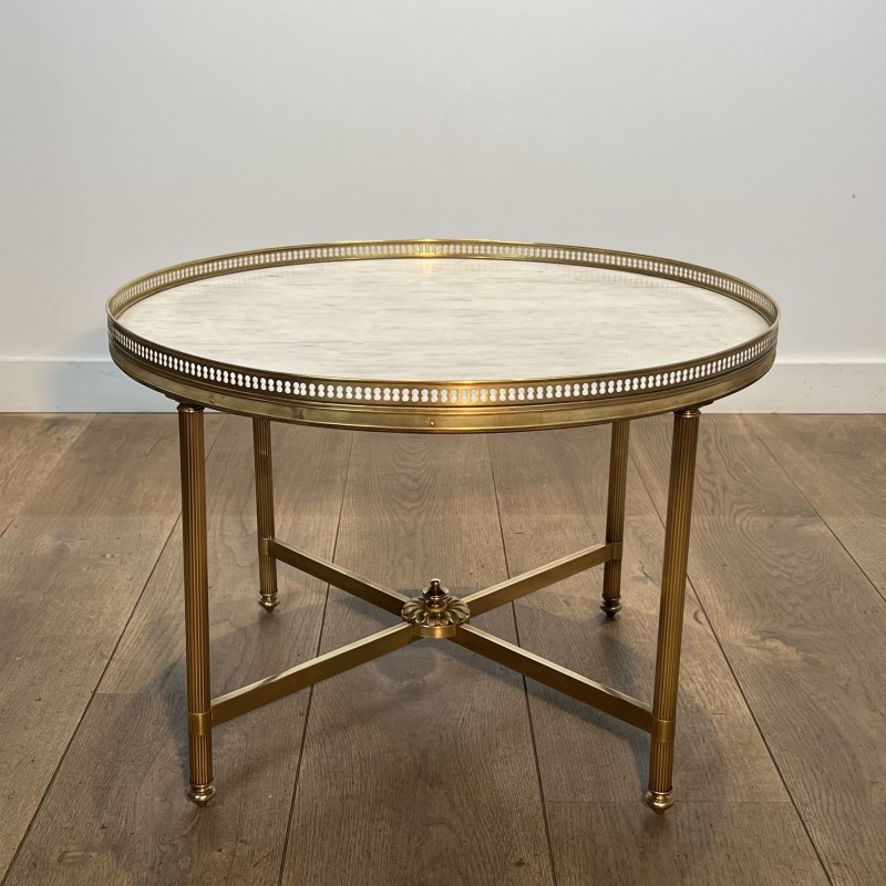 Table Basse Ronde Néoclassique en Laiton à Galerie Ajourée | Maison Barrois
