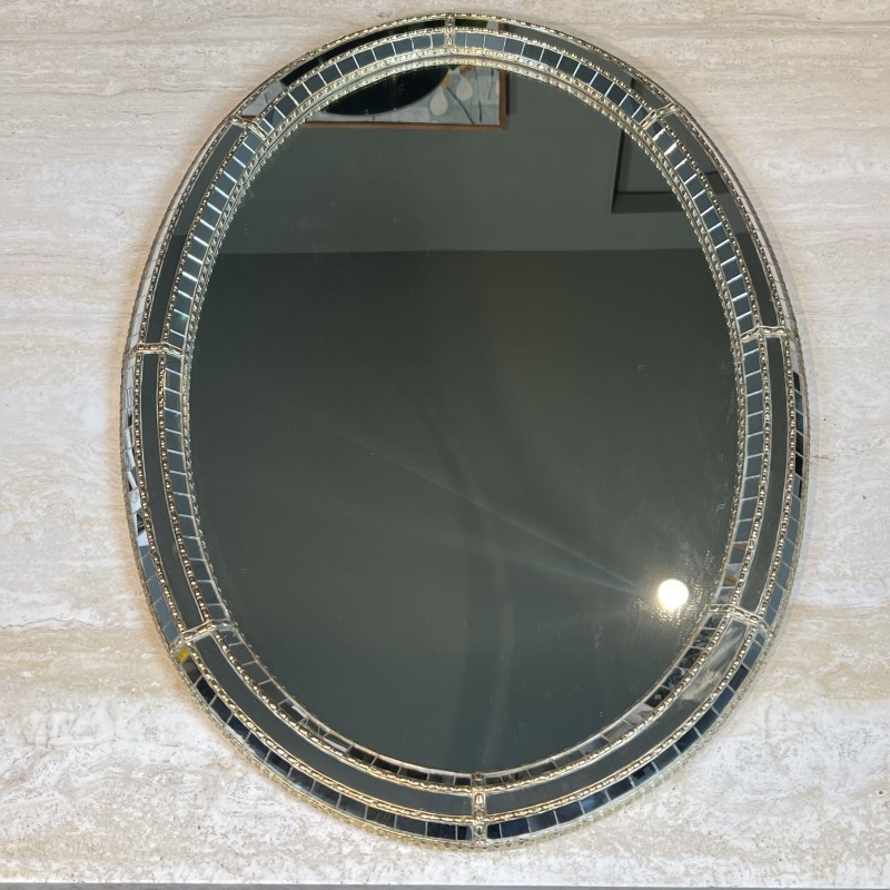 Miroir Mural Ovale Multi-Facettes et Guirlandes de Laiton, | Maison Barrois