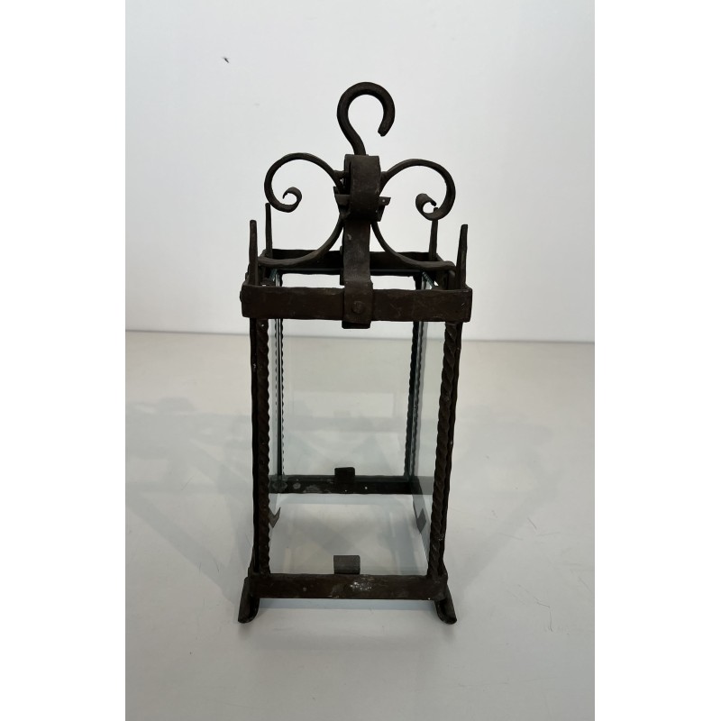 Paire de Lanternes en Fer Forgé à Pans Vitrés et Montants | Maison Barrois