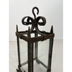 Paire de Lanternes en Fer Forgé à Pans Vitrés et Montants | Maison Barrois