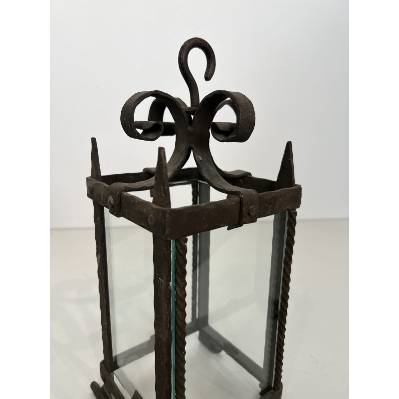 Paire de Lanternes en Fer Forgé à Pans Vitrés et Montants | Maison Barrois
