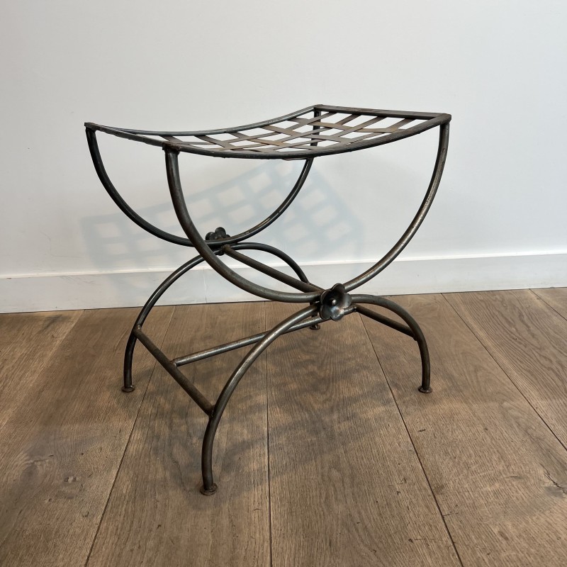Tabouret Curule en Fer Forgé Poli à Assise Tressée et Déco | Maison Barrois
