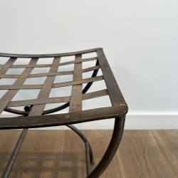 Tabouret Curule en Fer Forgé Poli à Assise Tressée et Déco | Maison Barrois