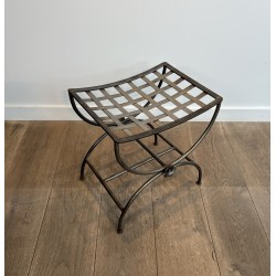 Tabouret Curule en Fer Forgé Poli à Assise Tressée et Déco | Maison Barrois