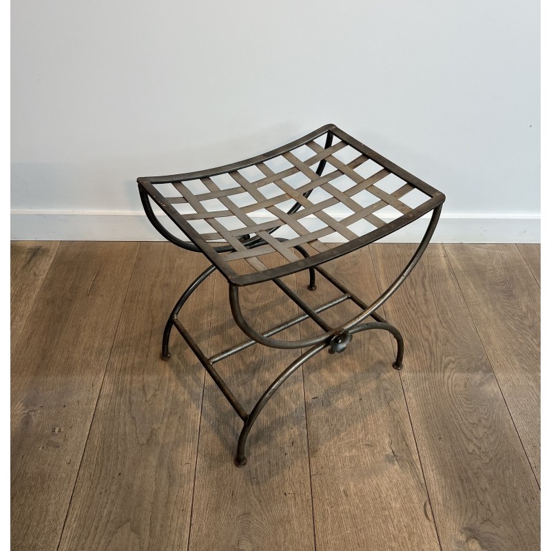 Tabouret Curule en Fer Forgé Poli à Assise Tressée et Déco | Maison Barrois