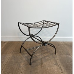 Tabouret Curule en Fer Forgé Poli à Assise Tressée et Déco | Maison Barrois