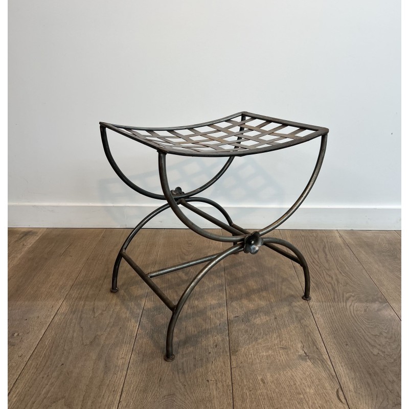 Tabouret Curule en Fer Forgé Poli à Assise Tressée et Déco | Maison Barrois